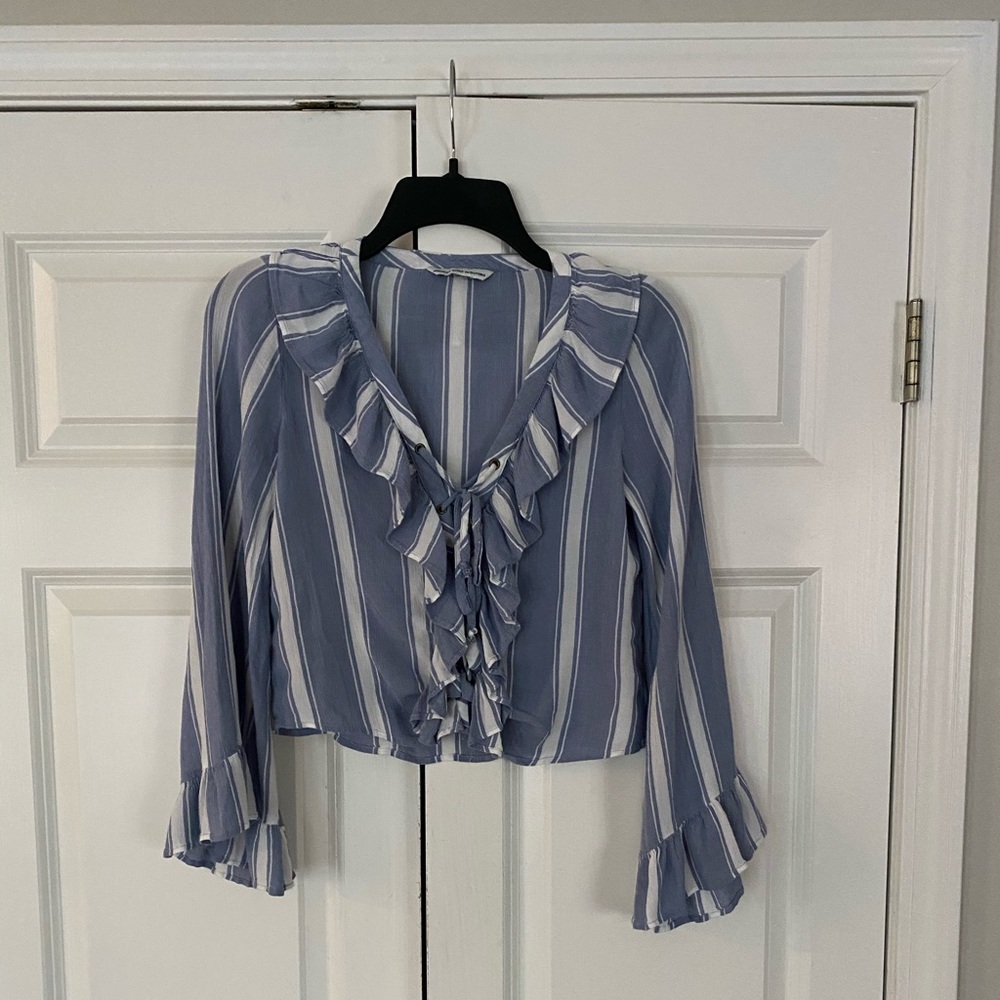 AEO Blue & white ruffle lace up crop top